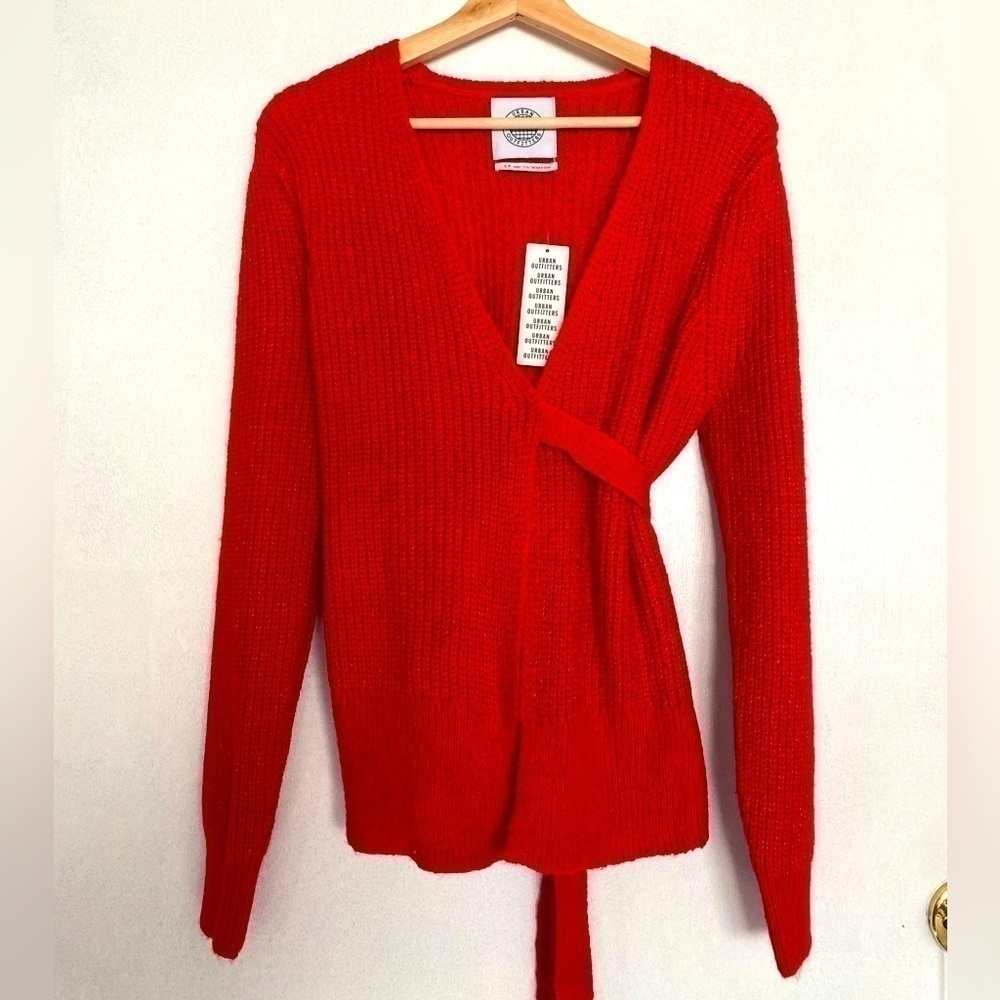 NWT URBAN OUTFITTERS WRAP AROUND RED SWEATER SIZE SMALL